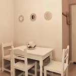 Secret Yard Luxury * Anemomylos