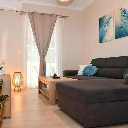 Διαμέρισμα Secret Yard Luxury