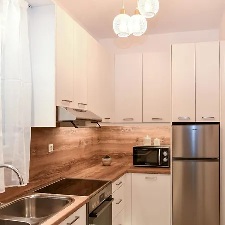 Διαμέρισμα Secret Yard Luxury *