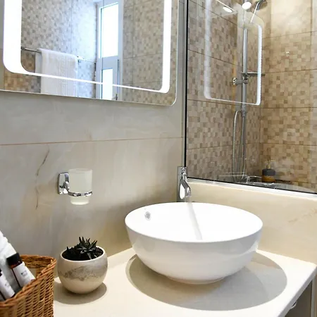 Secret Yard Luxury Ανεμόμυλος