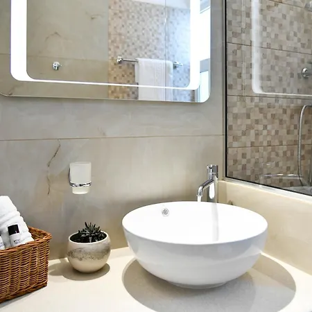 Διαμέρισμα Secret Yard Luxury