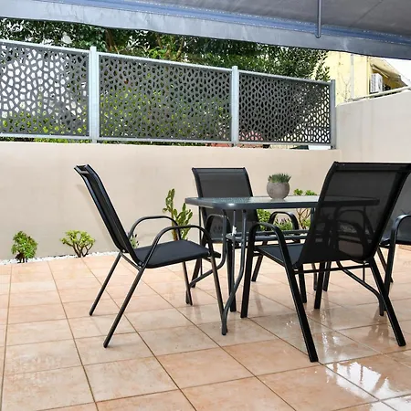 Διαμέρισμα Secret Yard Luxury *